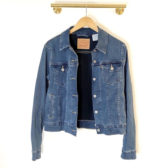 Levi's Jackets & Blazers - NWOT Levi’s Stretch Denim Jean Jacket - Sz Small